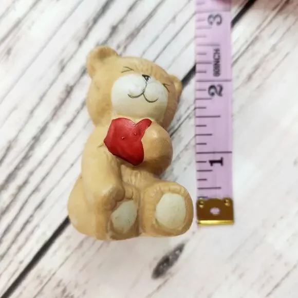 Teddy Bear Brown Heart Porcelain Figurine Cozy Cottage - Picture 7 of 7